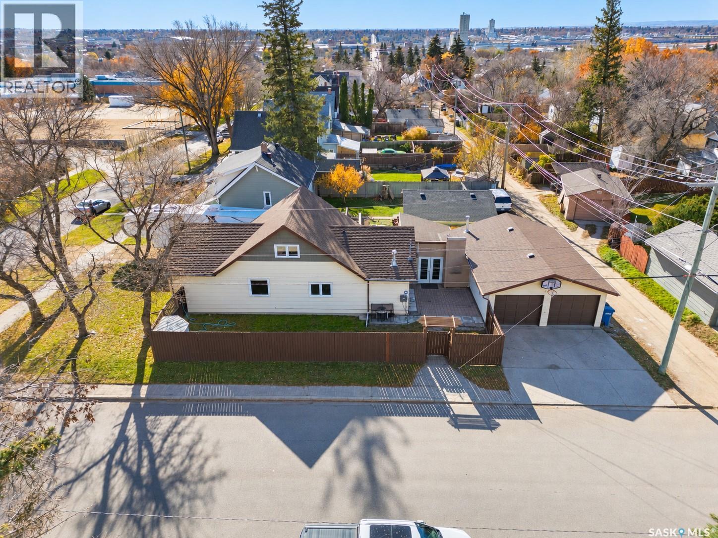 1080 Henleaze AVENUE, Moose Jaw — photo 3