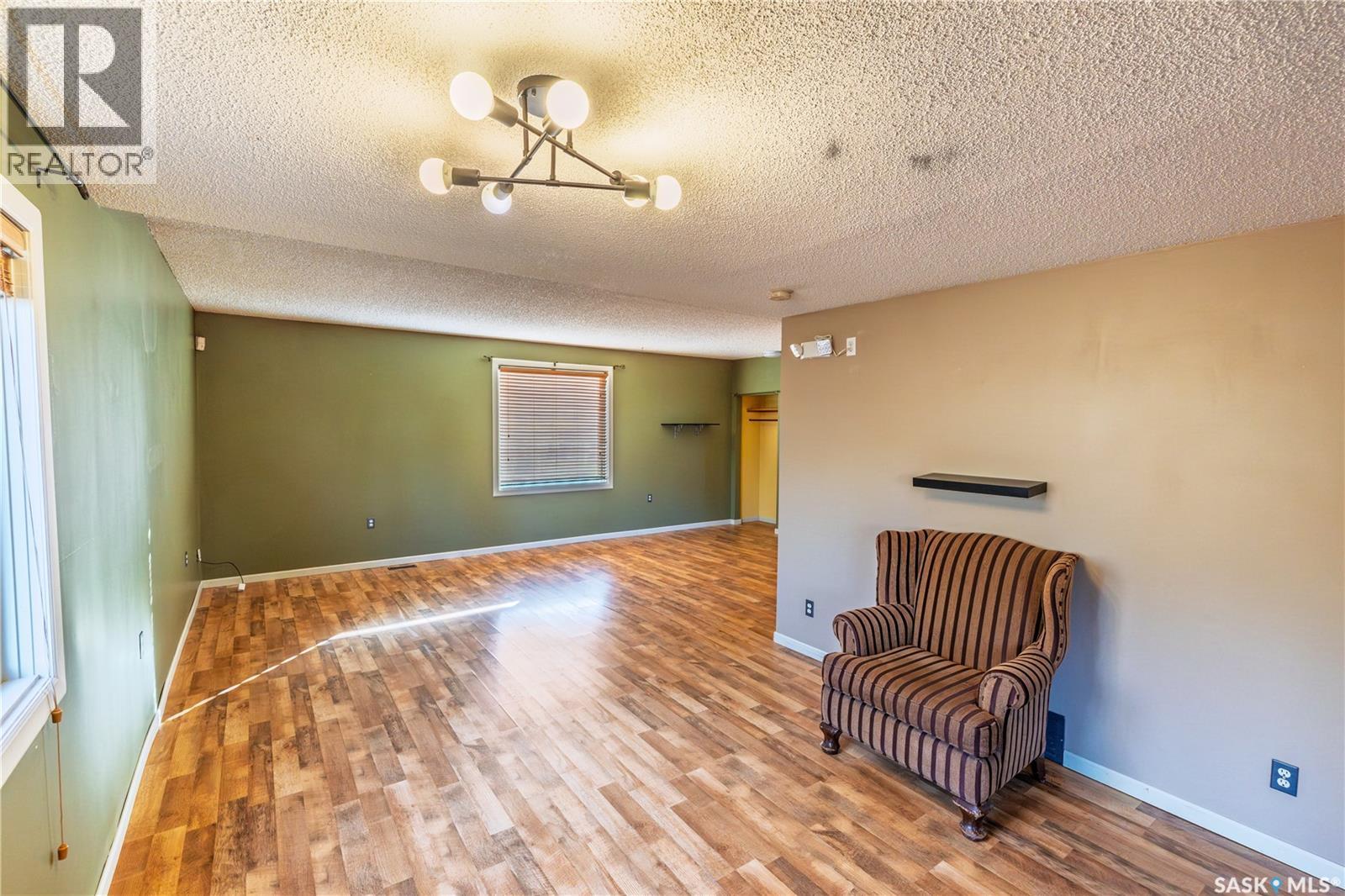 1080 Henleaze AVENUE, Moose Jaw — photo 9