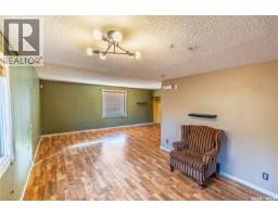 Foyer - 1080 Henleaze Avenue, Moose Jaw, SK S6H3V6 Photo 9