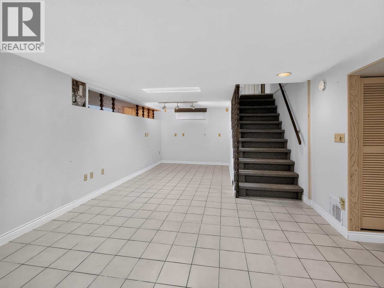976 Winslow Avenue, Coquitlam — photo 21