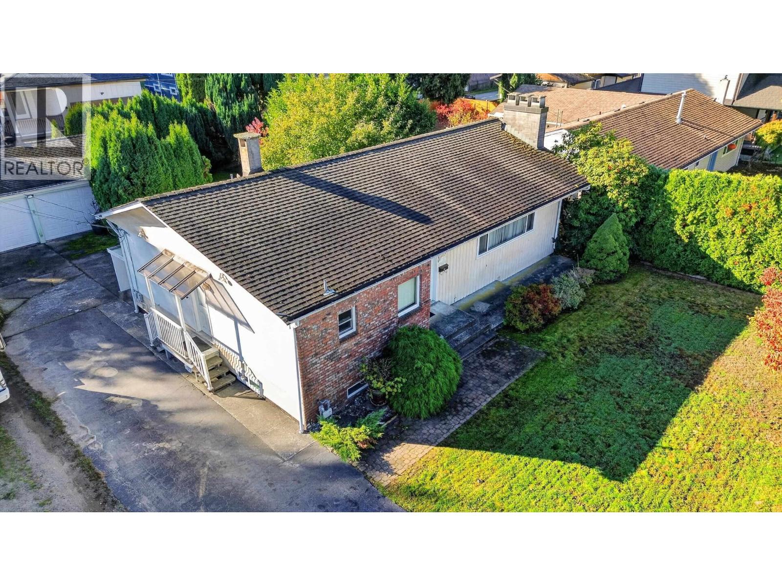 976 Winslow Avenue, Coquitlam — photo 37
