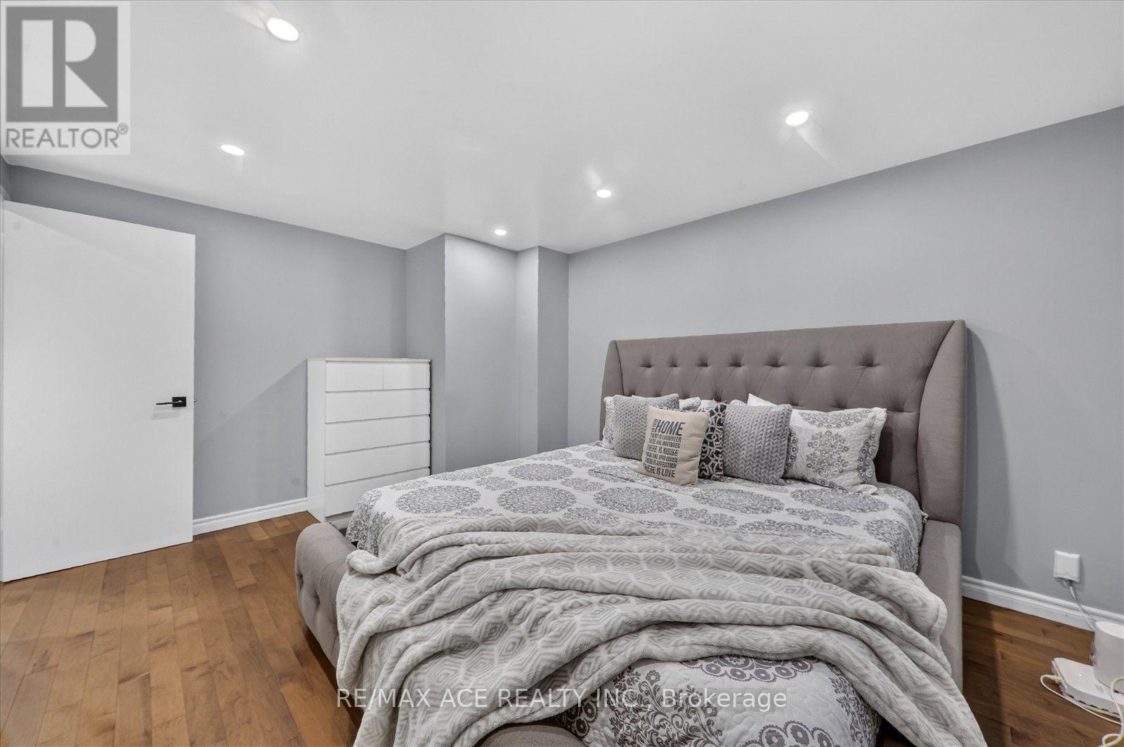 1586 Geta Circle, Pickering, ON photo 30