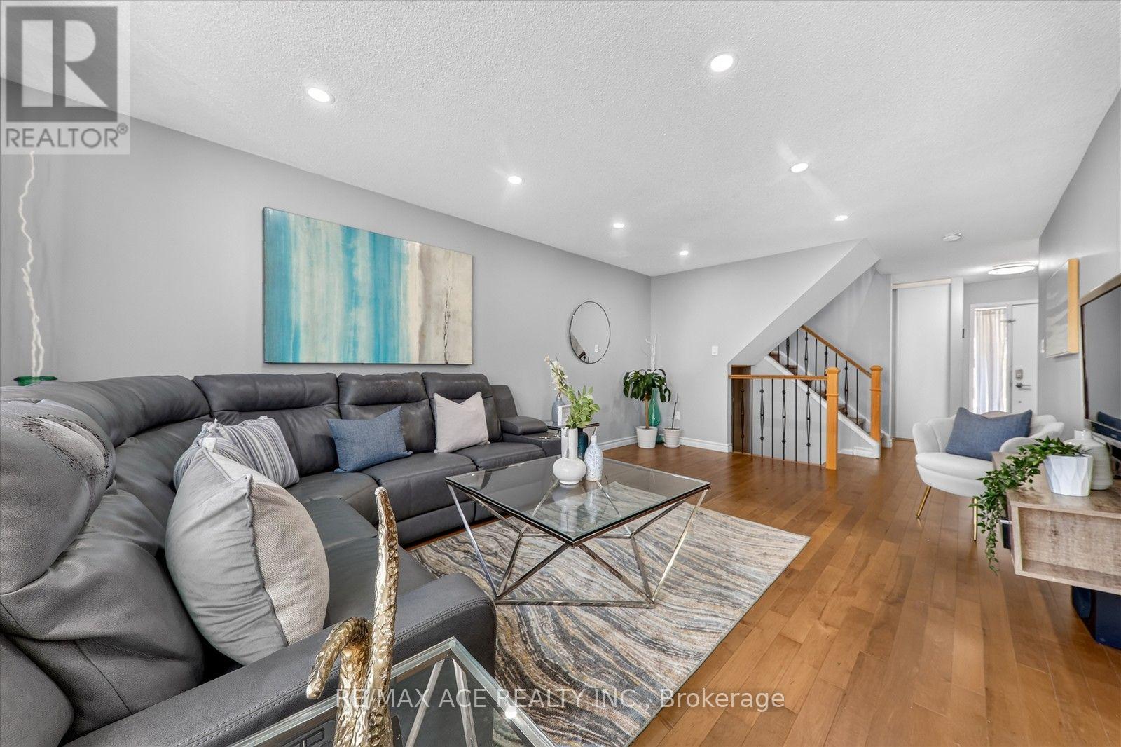 1586 Geta Circle, Pickering, ON photo 18