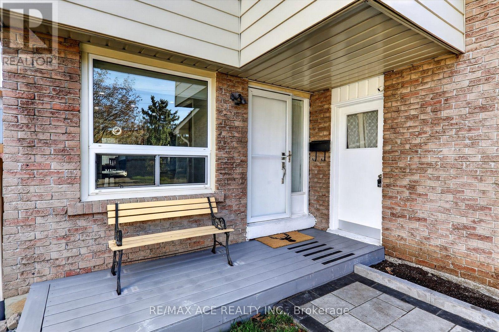 1586 Geta Circle, Pickering, ON photo 7