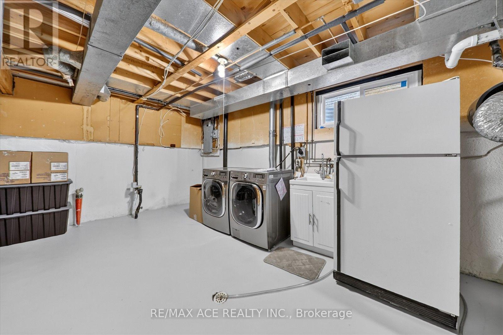 1586 Geta Circle, Pickering, ON photo 38