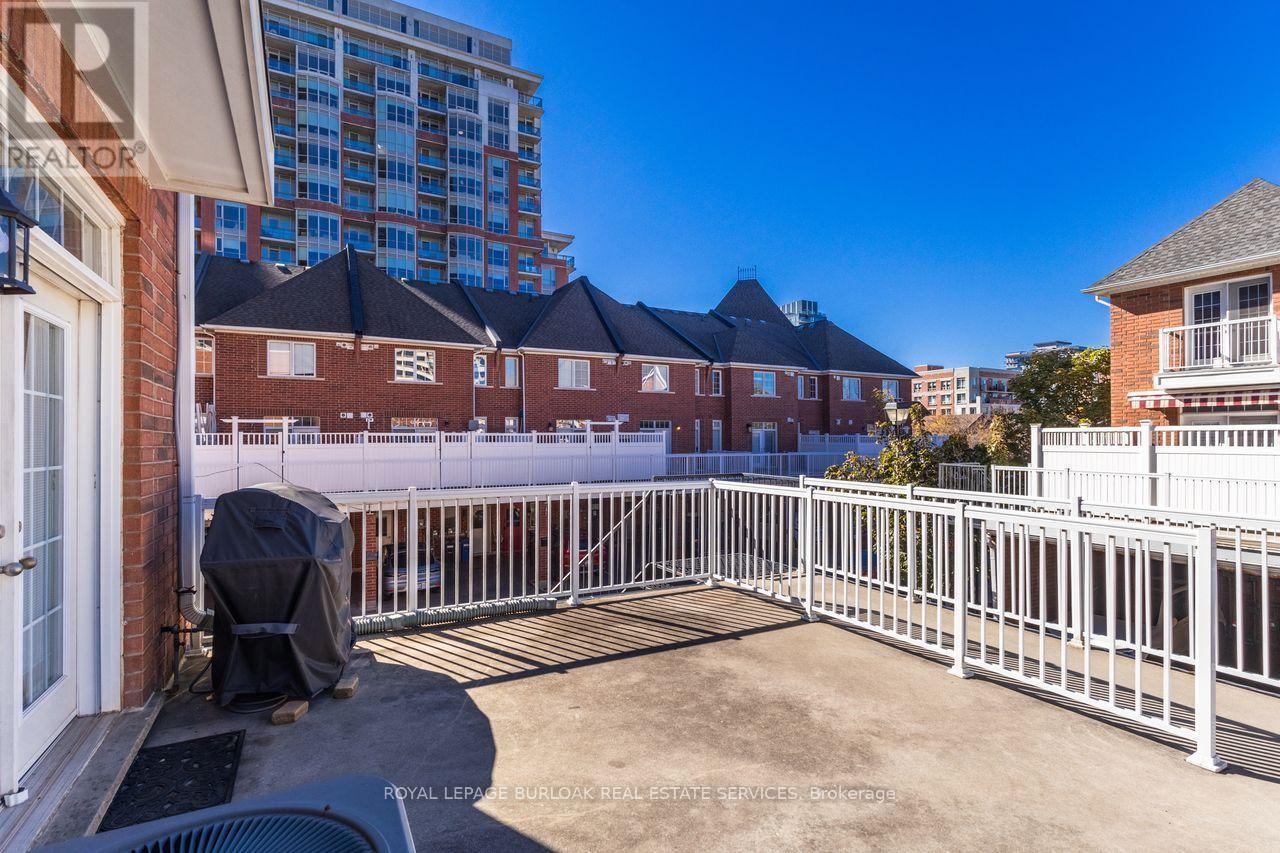 Photo of 2090 BATES COMMON