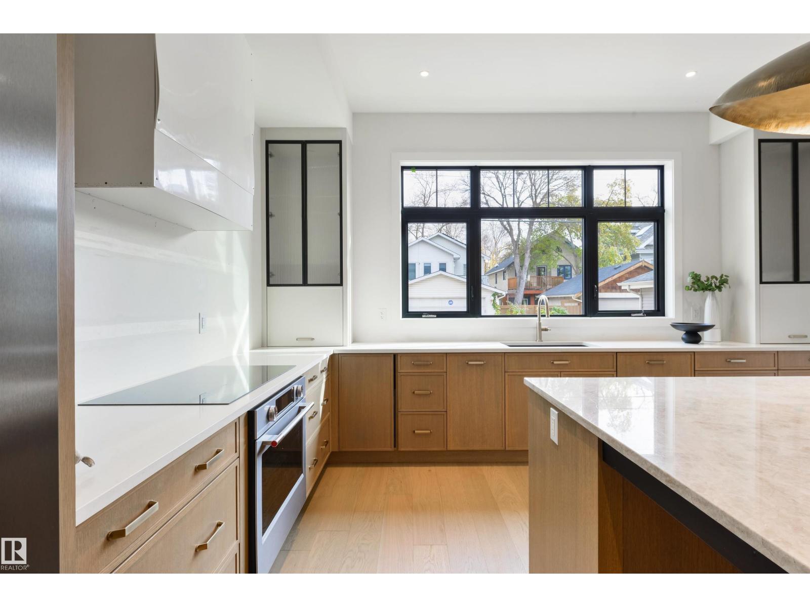 9513 101 ST NW, photo 15 of 50