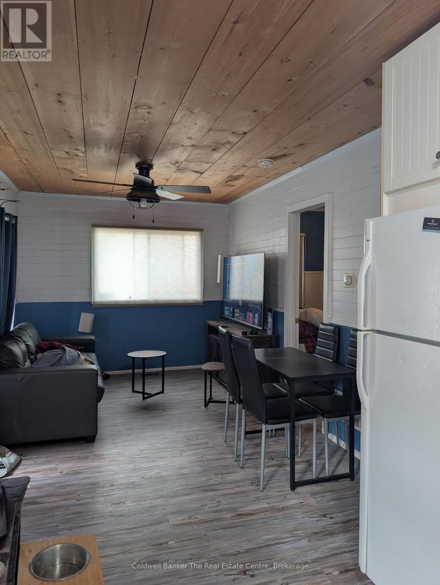 51 70th Street, Wasaga Beach photo 3