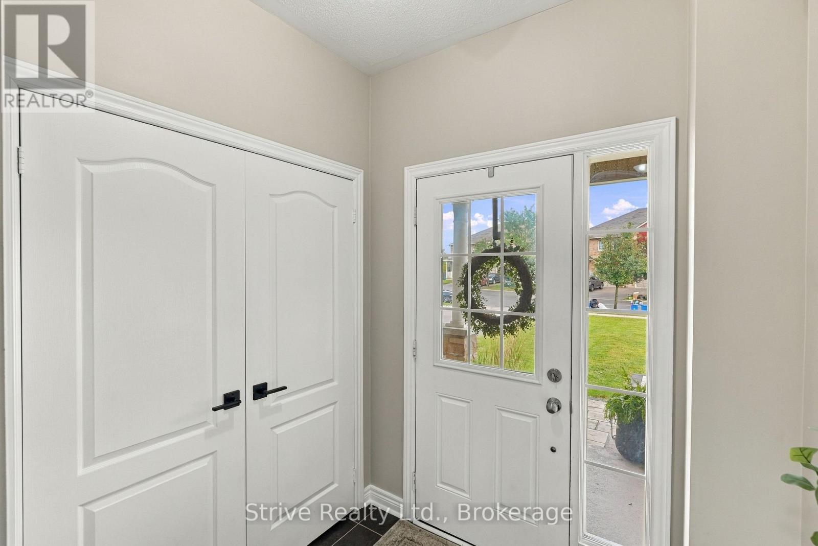 18 Bud Doucette Court, Uxbridge, ON photo 3