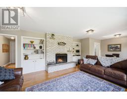 11836 Loyalist Parkway, Prince Edward County, ON K0K2T0 Photo 18