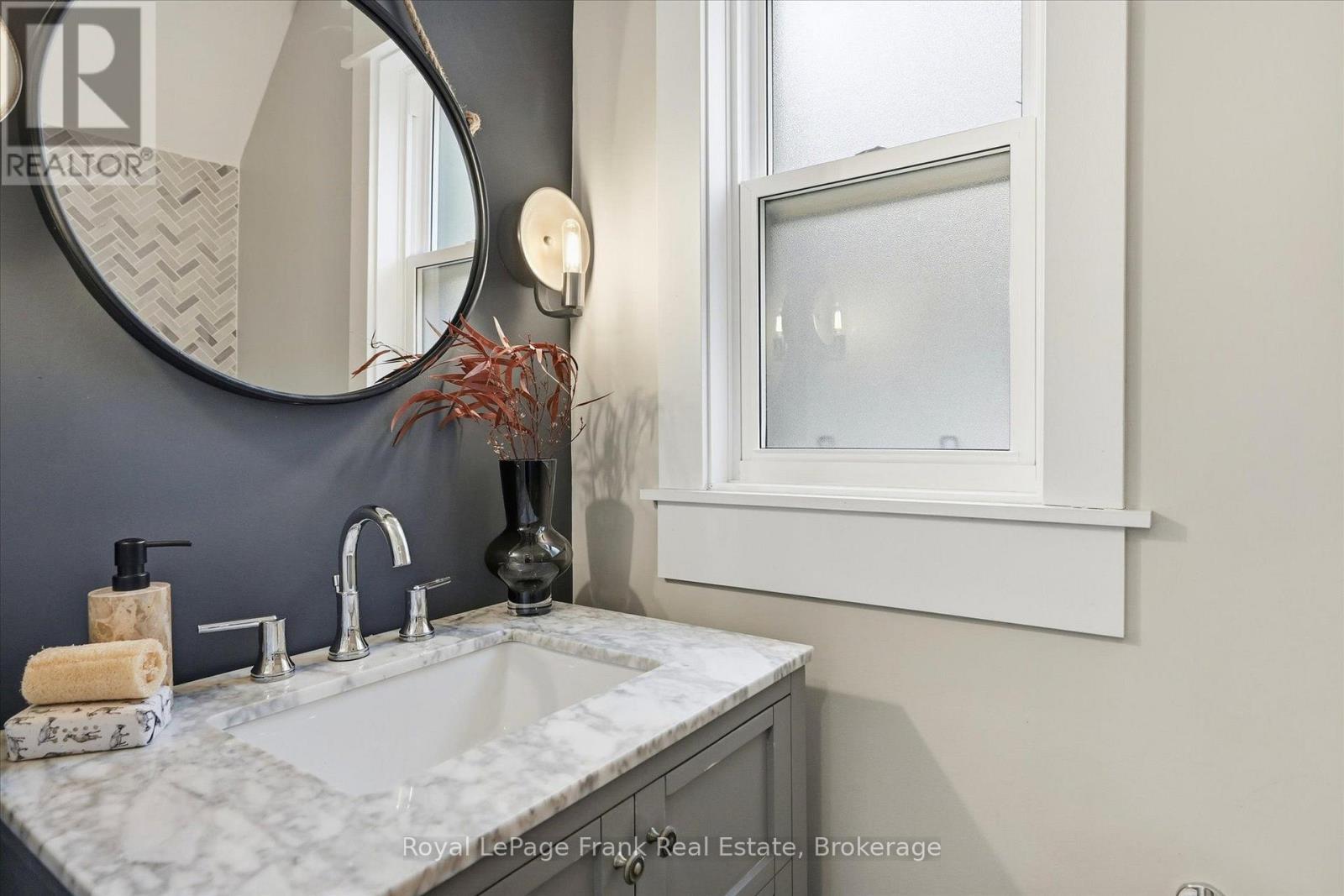 395 Walton Street, Peterborough, ON photo 14