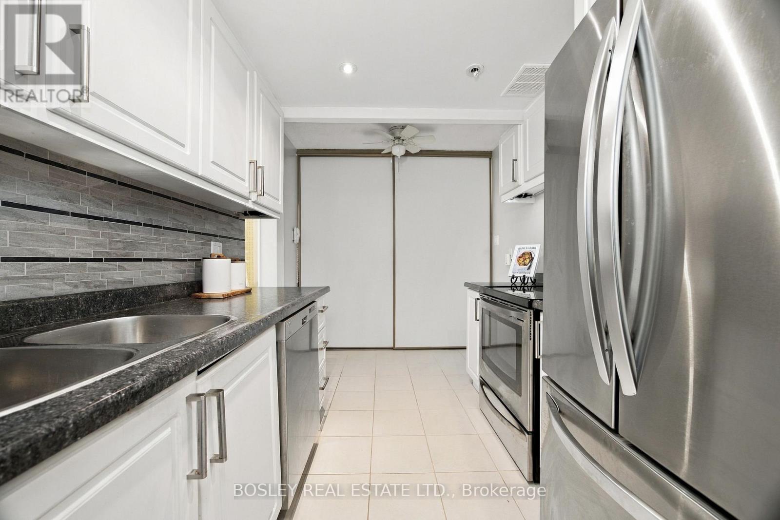 1904- 3151 BRIDLETOWN Circle, Toronto, ON photo 13