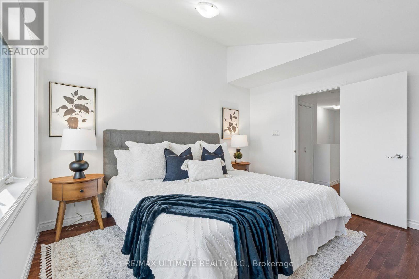 18 Rhyl Avenue, Toronto, ON photo 21
