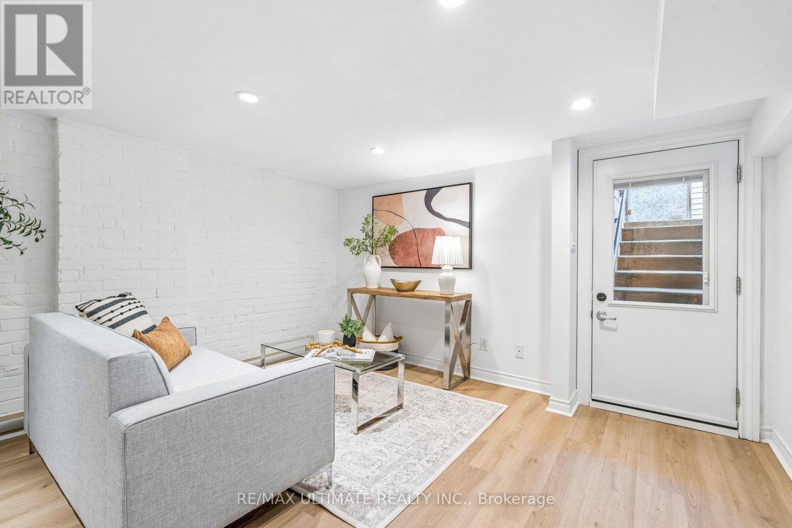 18 Rhyl Avenue, Toronto, ON photo 30