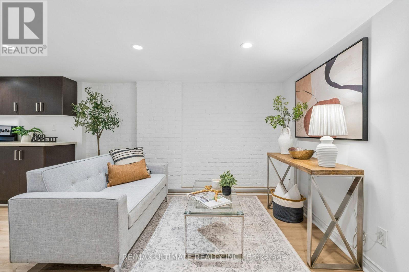 18 Rhyl Avenue, Toronto, ON photo 31