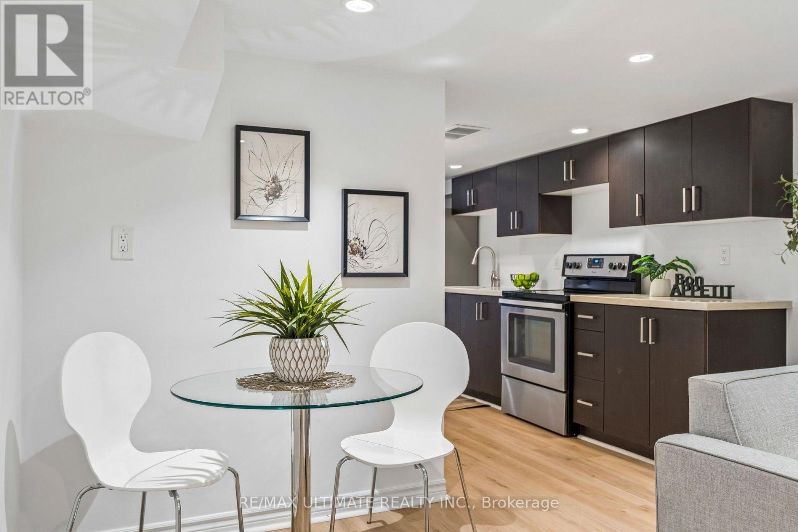 18 Rhyl Avenue, Toronto, ON photo 36