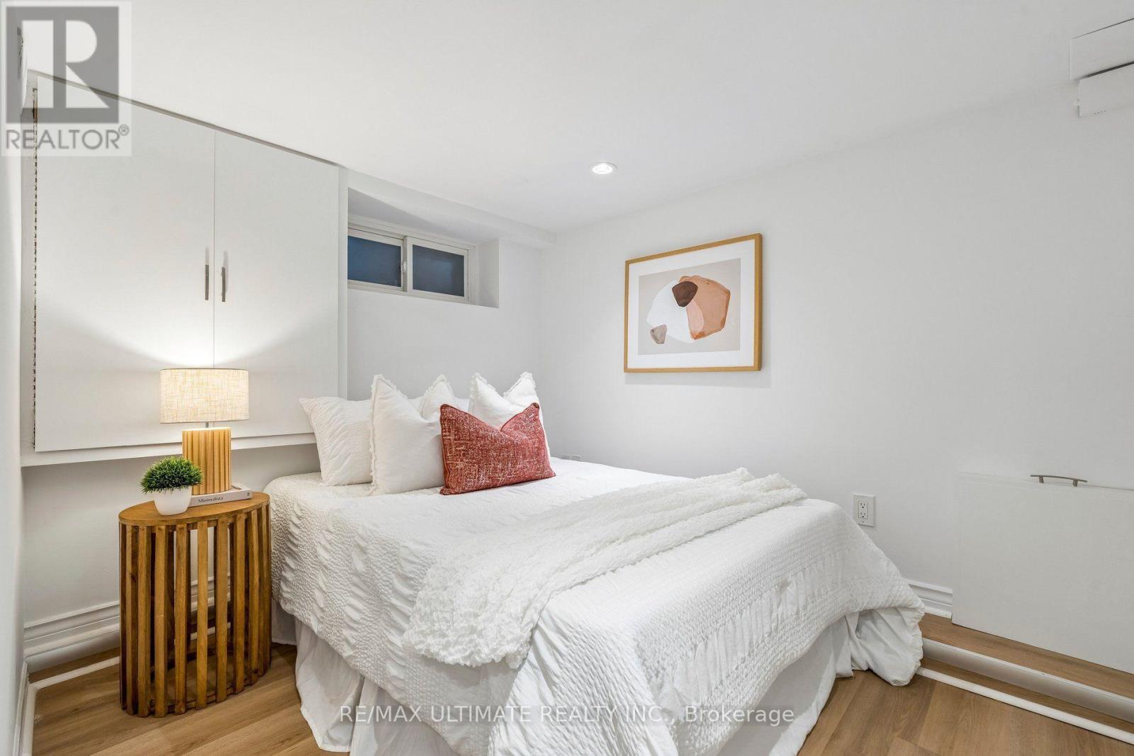 18 Rhyl Avenue, Toronto, ON photo 40