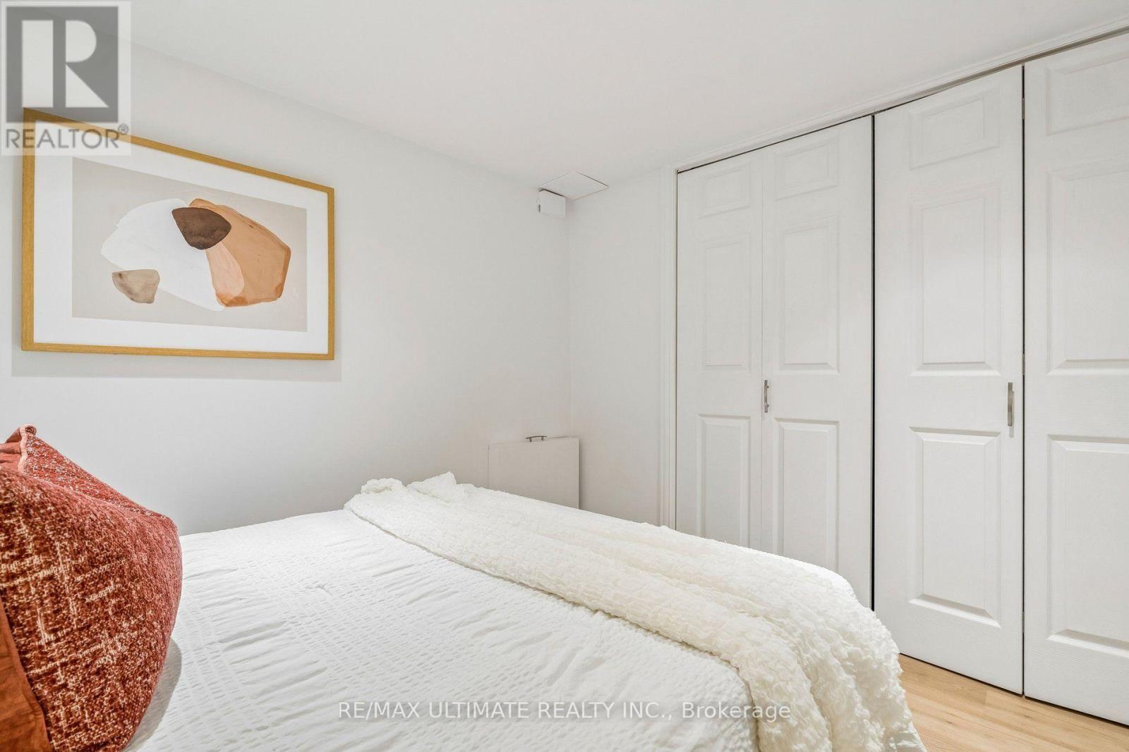 18 Rhyl Avenue, Toronto, ON photo 41