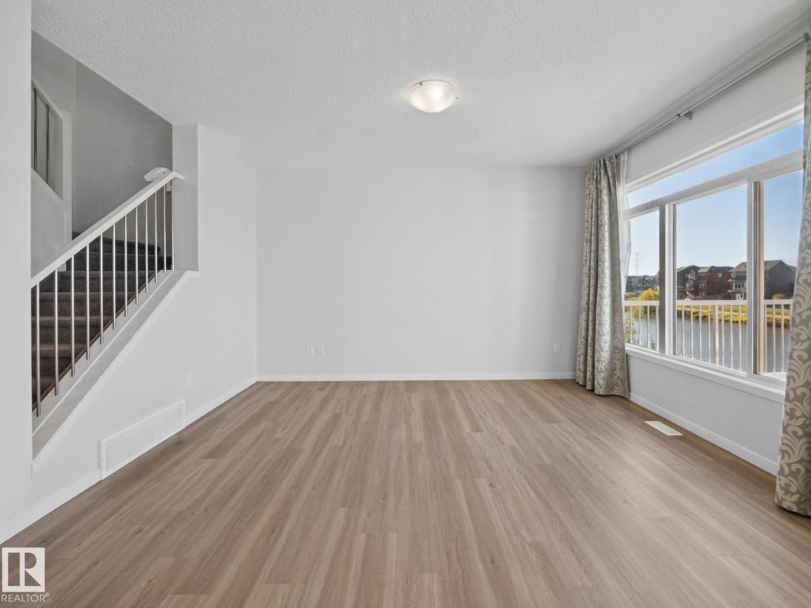 Property photograph 11 for MLS E4514398