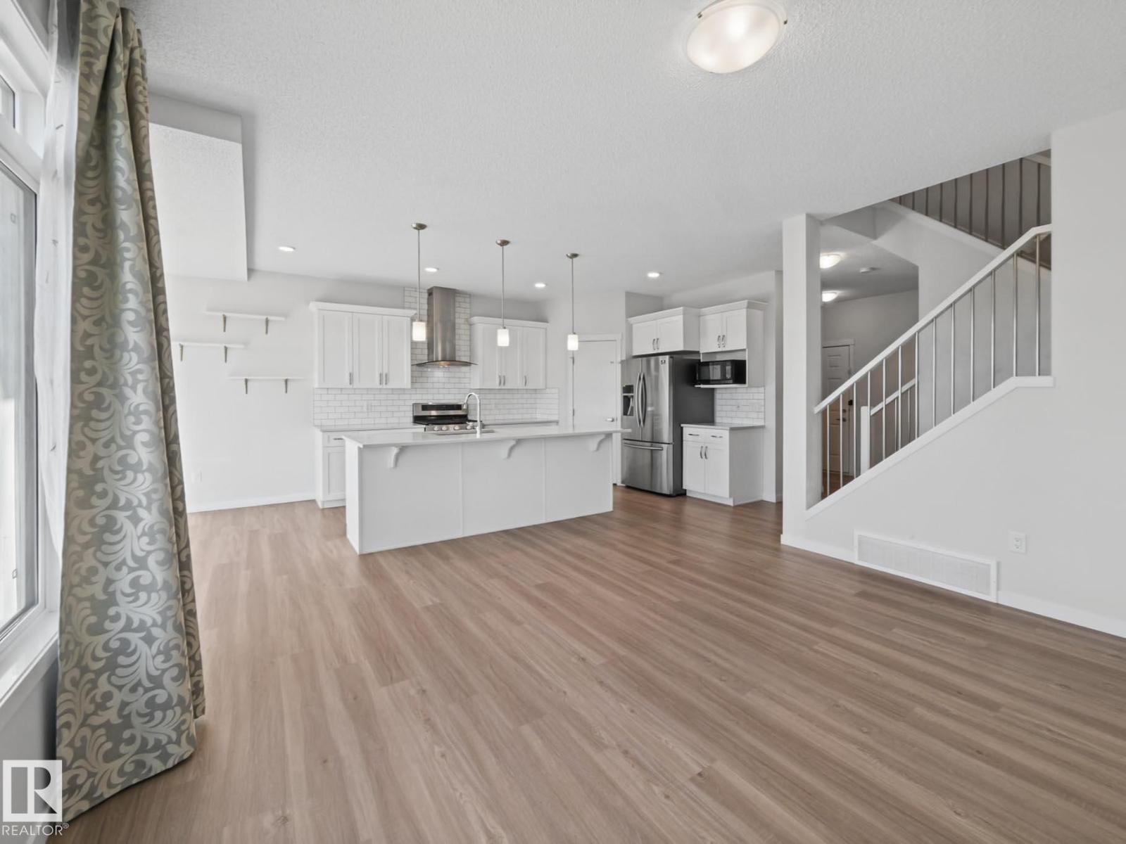 Property photograph 13 for MLS E4514398