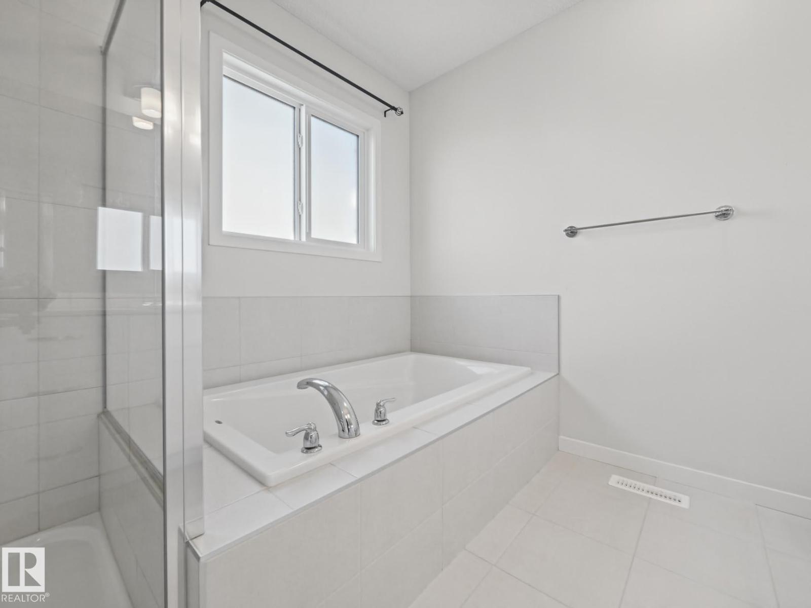 Property photograph 35 for MLS E4514398