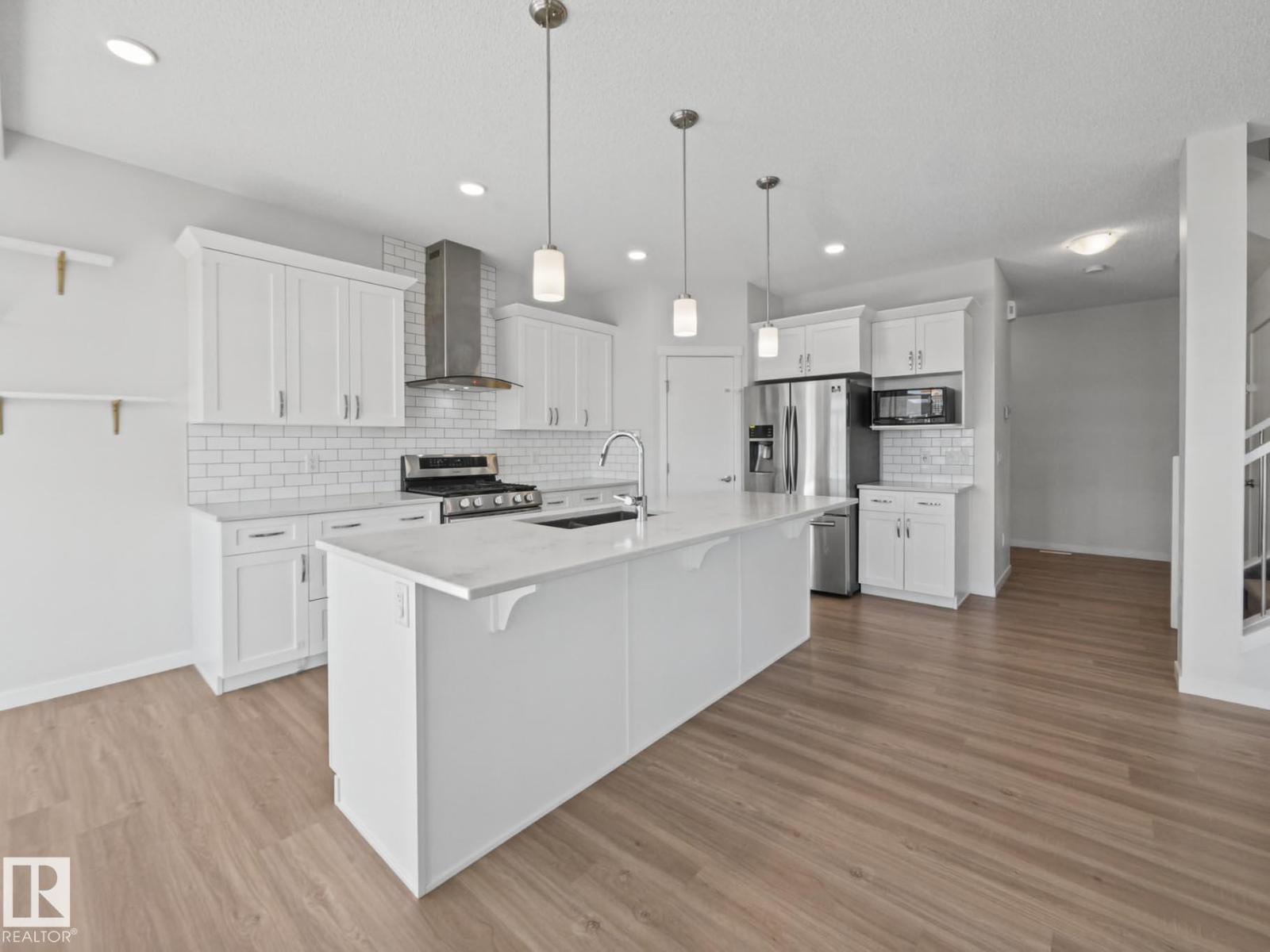 Property photograph 7 for MLS E4514398