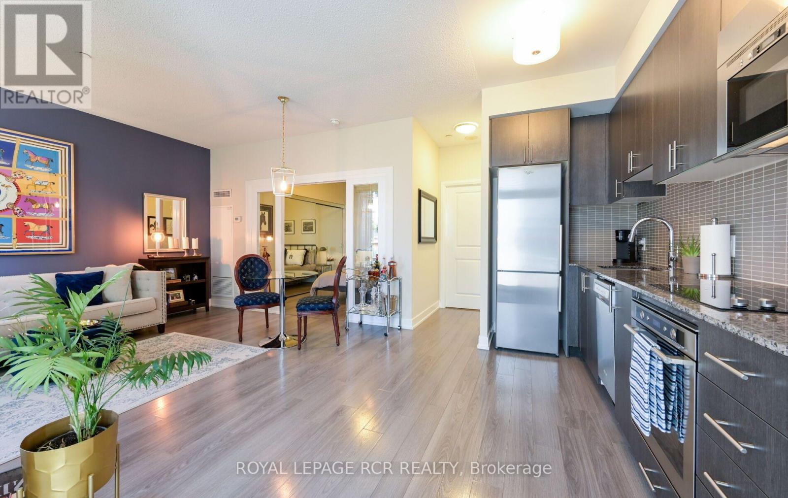 Photo of 12 - 6 EVA ROAD