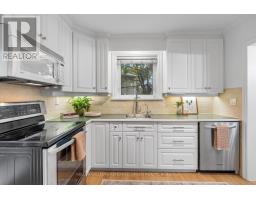 Laundry room - 200 Saint Marks Road, Toronto, ON M6S2H9 Photo 8