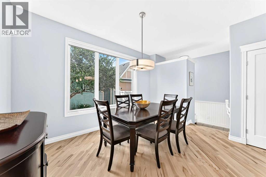 30 Versailles Gate SW, Calgary — photo 11