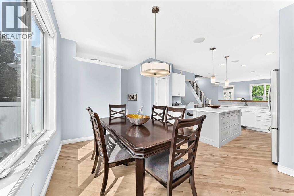 30 Versailles Gate SW, Calgary — photo 12