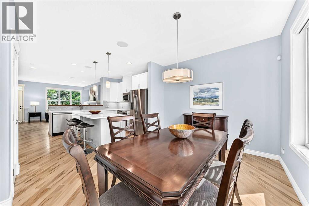 30 Versailles Gate SW, Calgary — photo 13