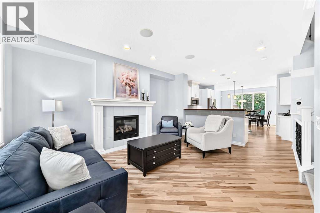 30 Versailles Gate SW, Calgary — photo 14