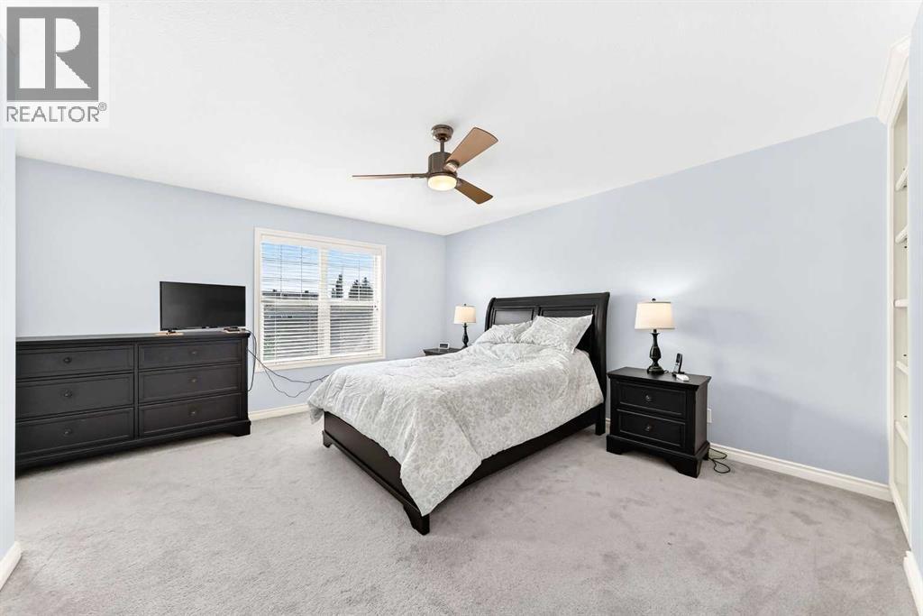 30 Versailles Gate SW, Calgary — photo 19