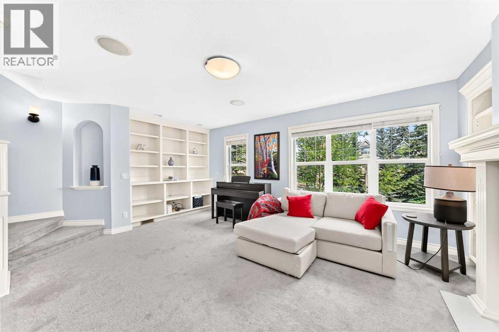 30 Versailles Gate SW, Calgary — photo 23
