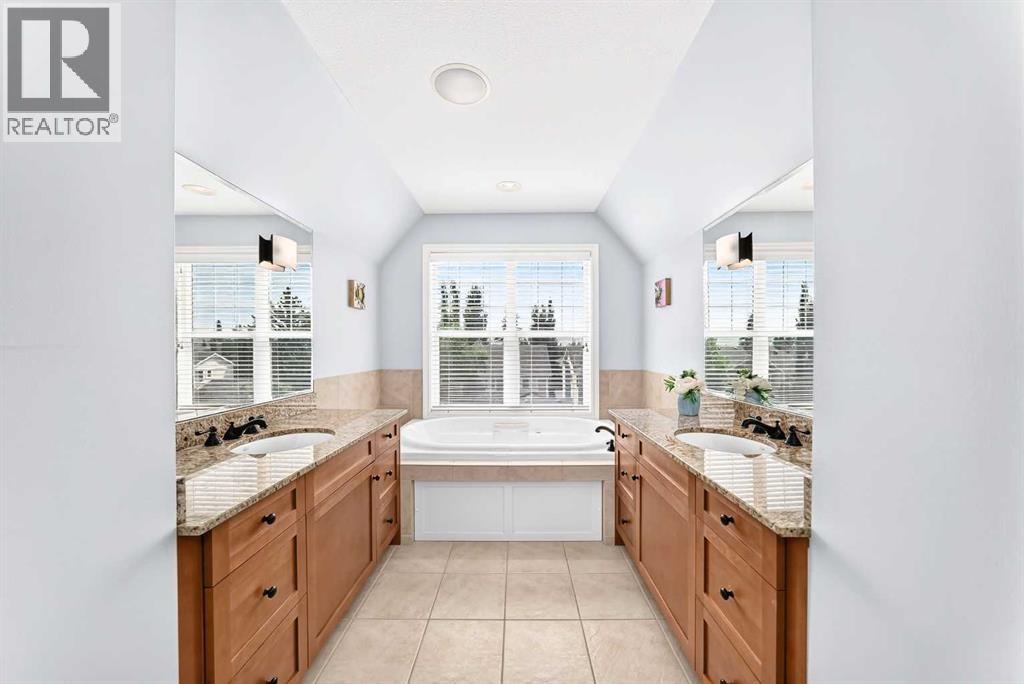 30 Versailles Gate SW, Calgary — photo 30