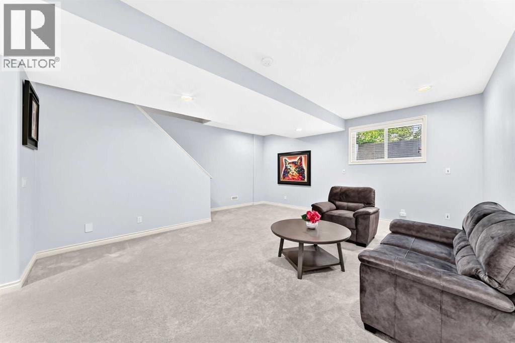 30 Versailles Gate SW, Calgary — photo 35