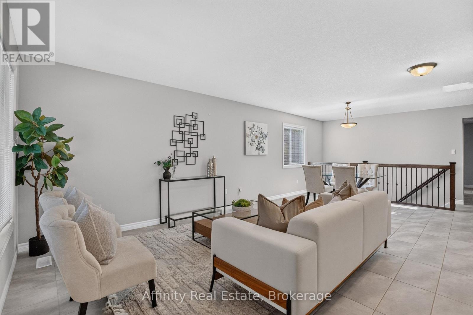 12 Tait Street, Cambridge, ON photo 6