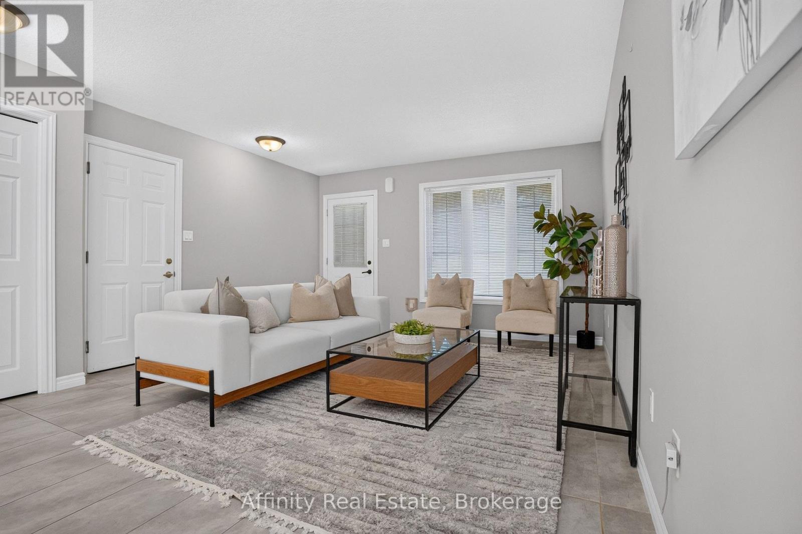 12 Tait Street, Cambridge, ON photo 7