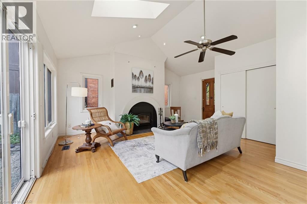 16 ALEXANDER Street, Hamilton — photo 12