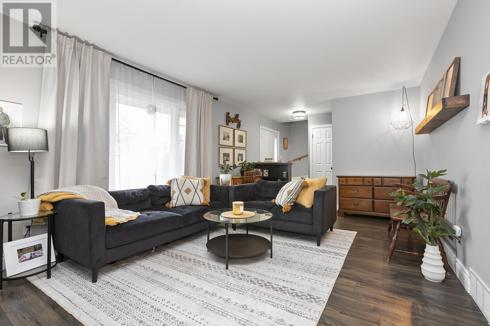 136 Glen AVE - 18