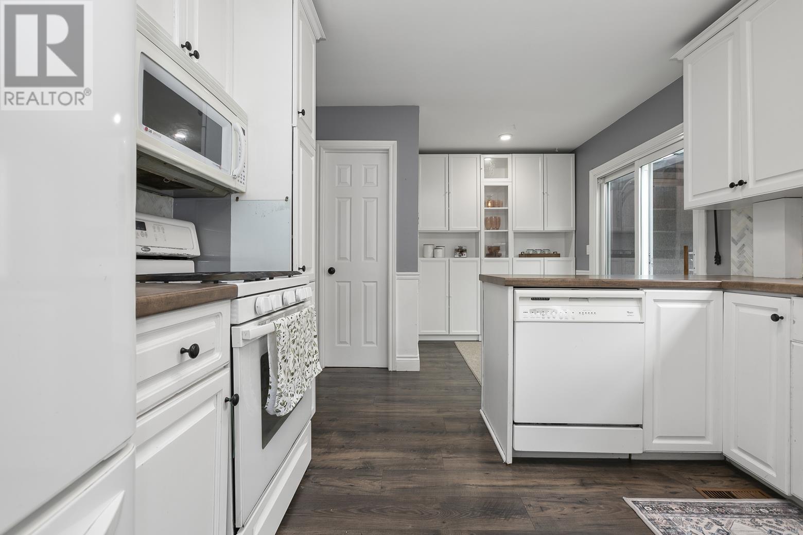 136 Glen AVE - 28
