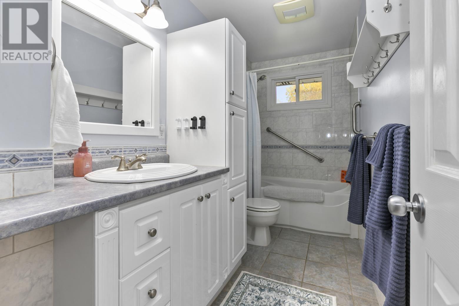 136 Glen AVE - 35
