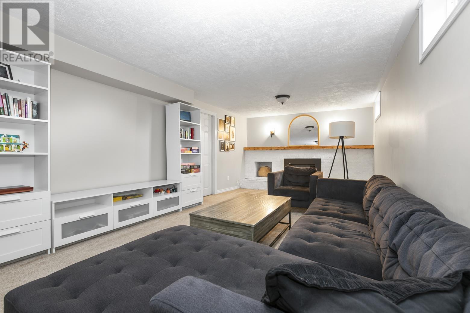 136 Glen AVE - 39