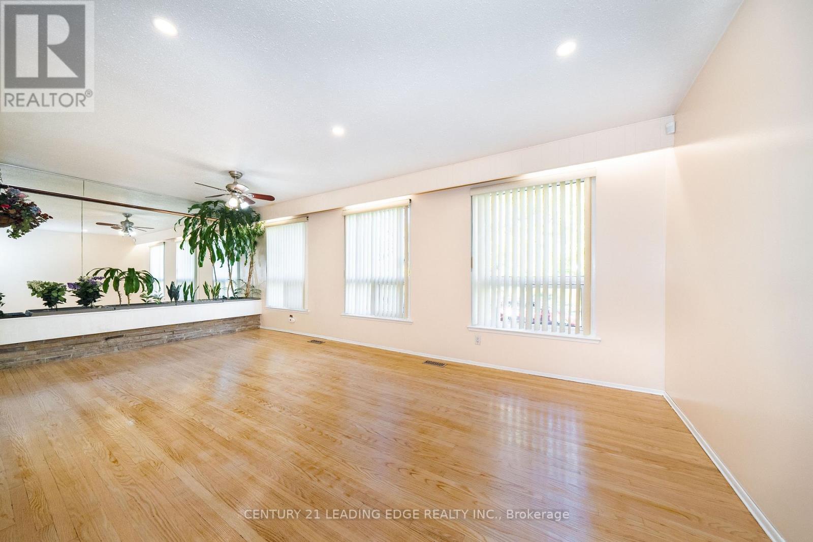 63 MERCURY ROAD - 8