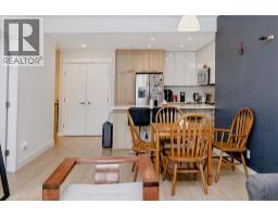303 875 Gibsons Way, Gibsons, BC V0N1V7 Photo 10