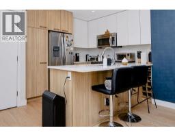 303 875 Gibsons Way, Gibsons, BC V0N1V7 Photo 7