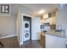 1000 Strawline Hill Street, Coquitlam, BC V3E3H2 Photo 9