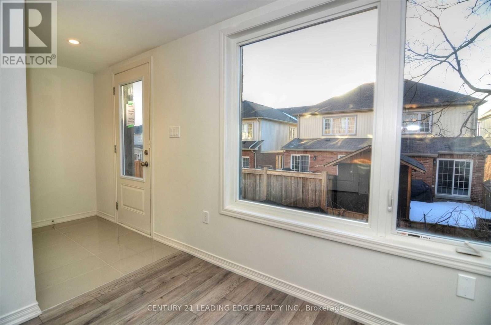 1428 Coral Springs Path, Oshawa, ON photo 5