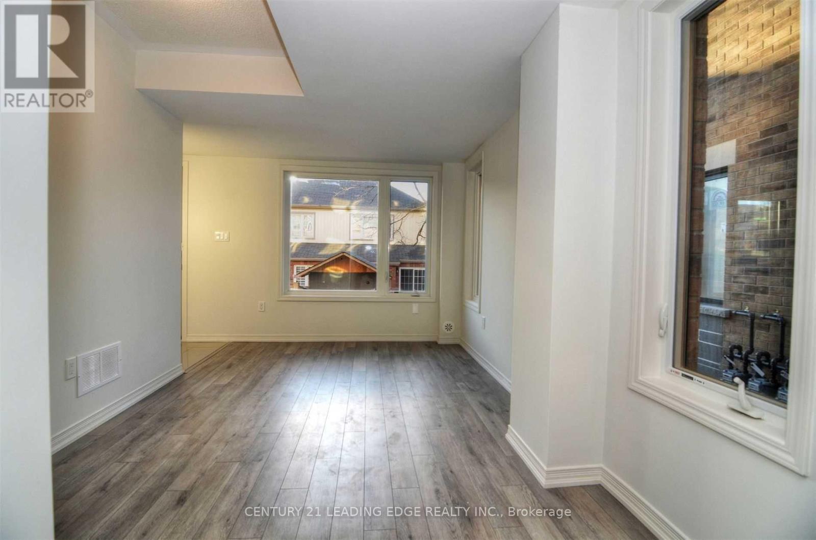 1428 Coral Springs Path, Oshawa, ON photo 7