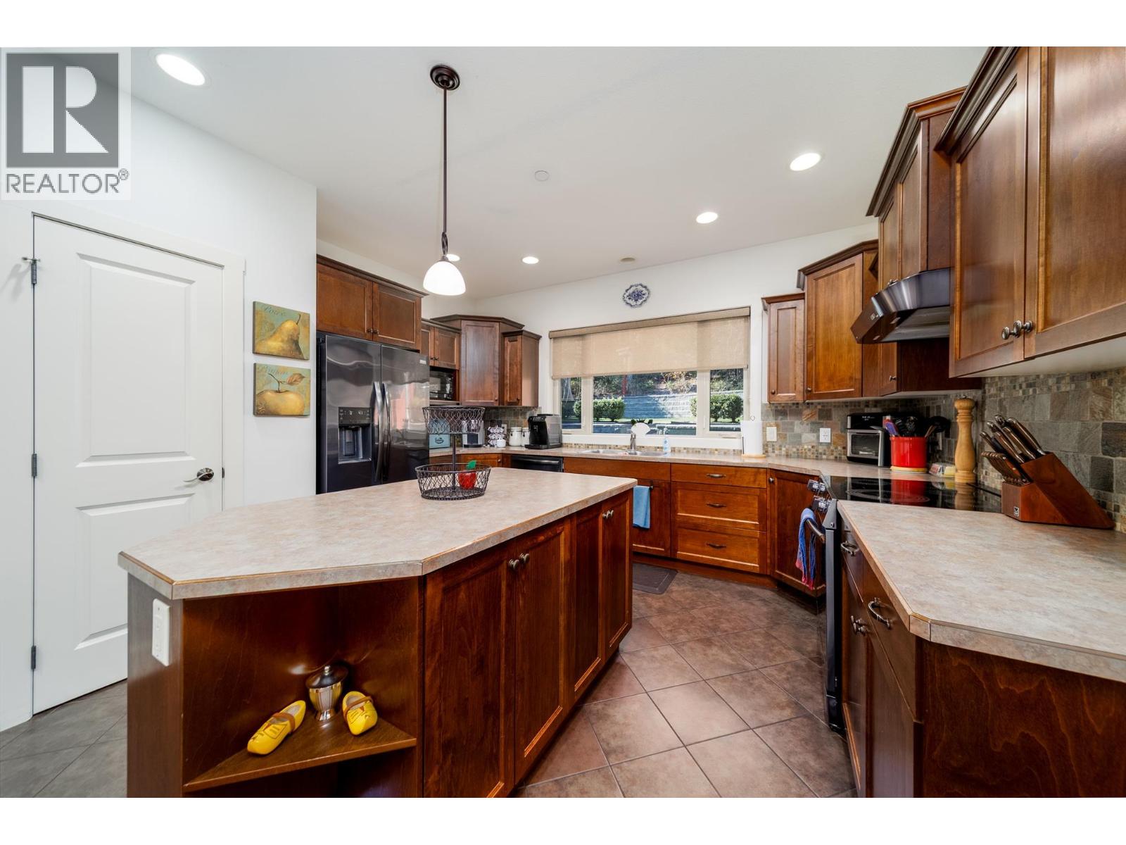  220 Terrace Hill Place, Kelowna